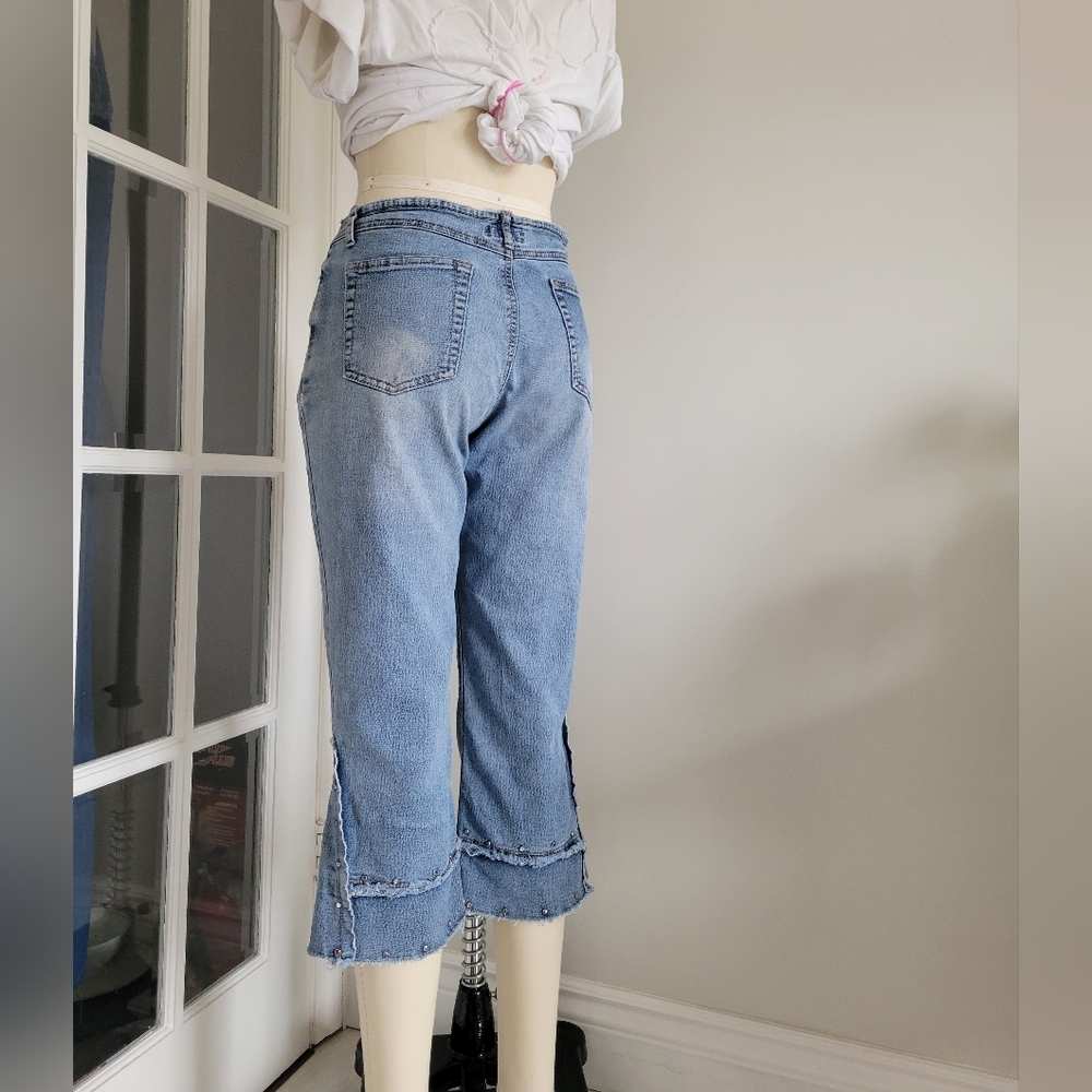 Y2K LIQUID JEANS capri length stretch denim with silver studs and fraying - Picture 5 of 14